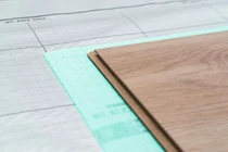 Egger aqua+ aluflex párazáró fólia 26m2/csomag 1000*26000*2 MM.