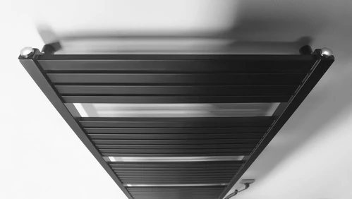 AQUALINE TONDI-E elektromos fürdőszobai radiátor, 450x1690mm, 600W, matt fekete (DE446T)