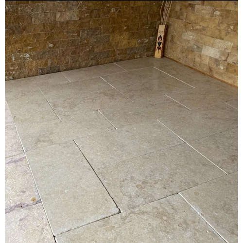 ROYAL BEIGE ANTIKOLT MÉSZKŐBURKOLAT 30x60x1,5