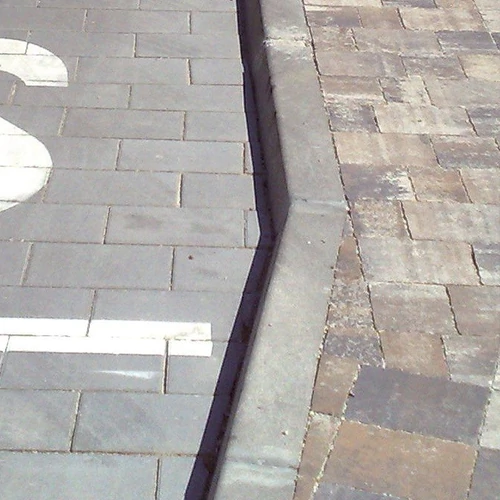 TÉRBURKOLÓ SZEGÉLY 100x25x8 CM SZÜRKE